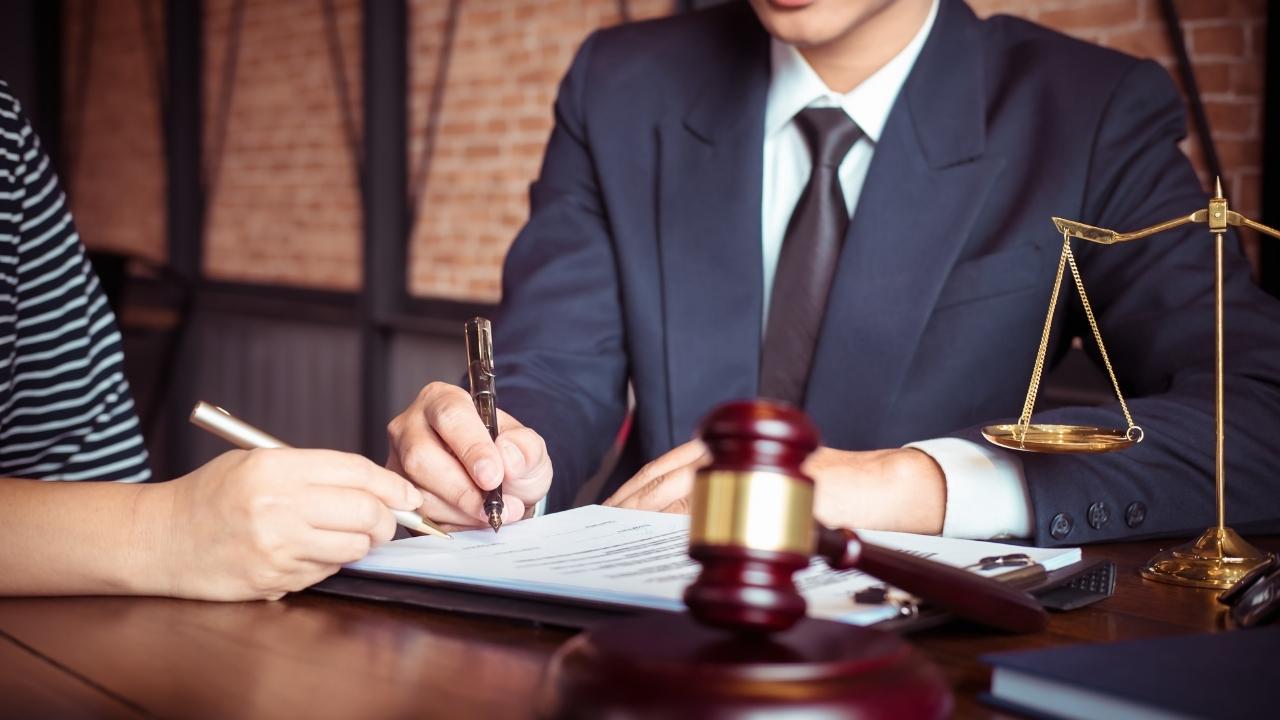 למה חשוב להיעזר בשירות של עורך דין לרכישת דירה?